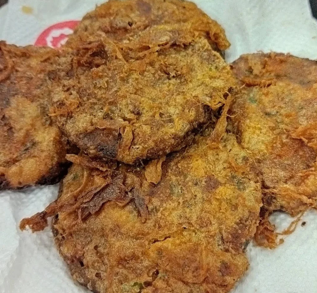Delicious and juicy chicken jali kebab served with crispy golden layers and aromatic spices.